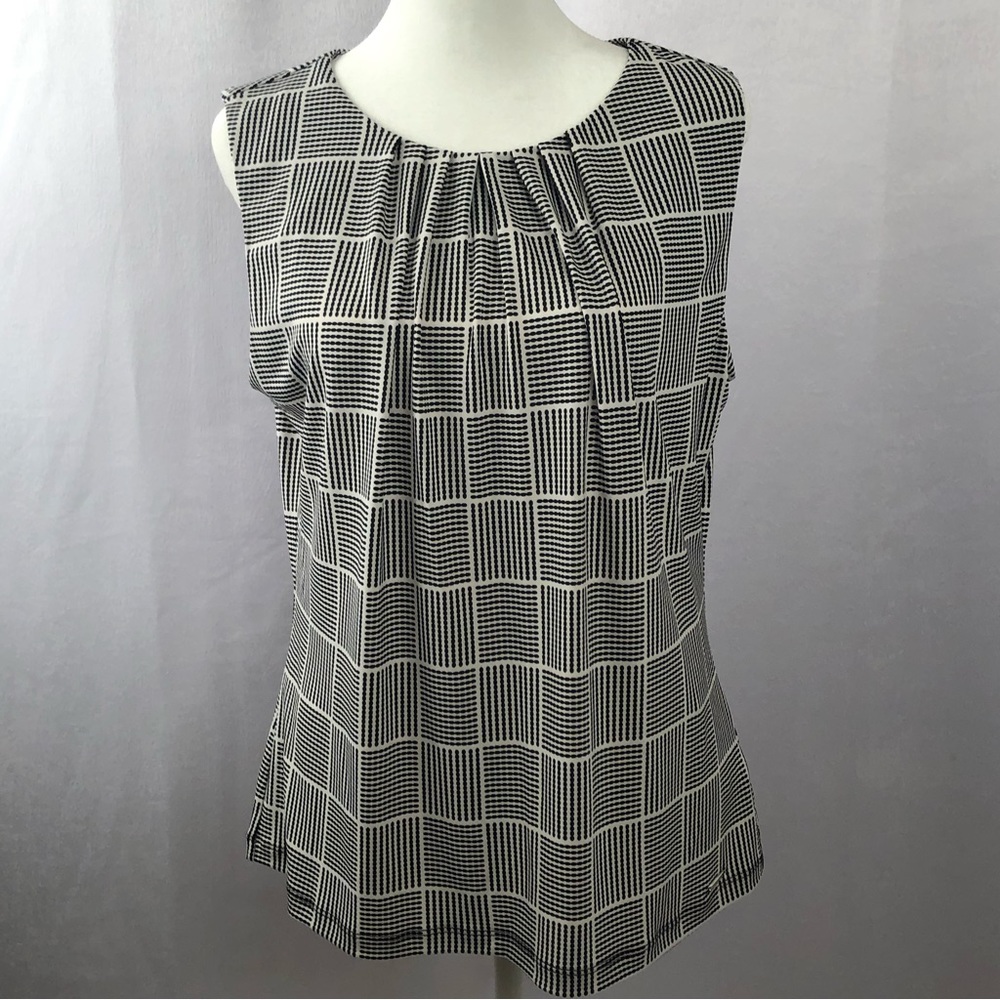 Calvin Klein NWT black and white sleeveless top Women’s size large.